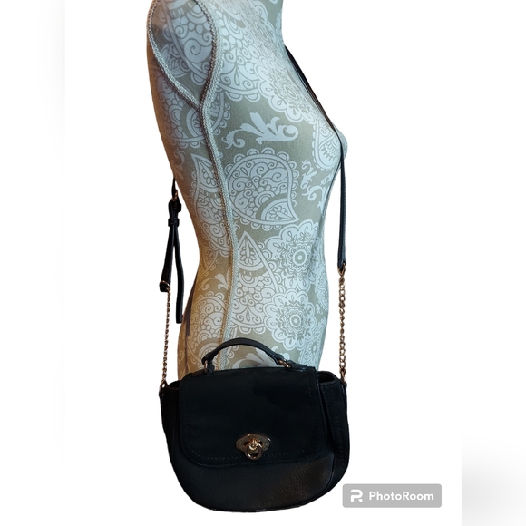 Lauren Conrad Black Crossbody Purse - Picture 1 of 13